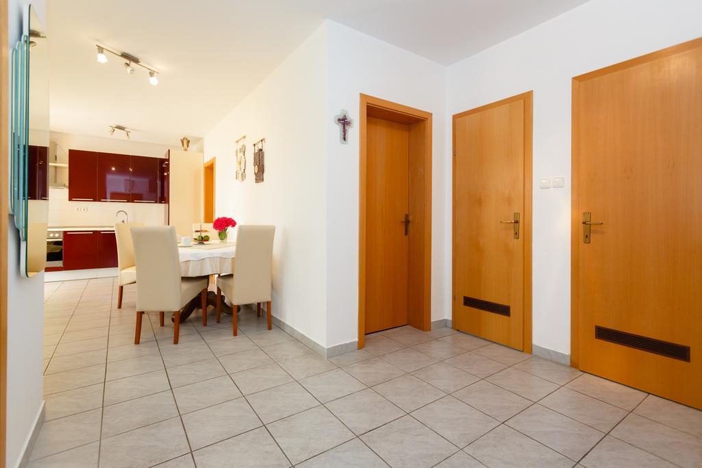 Apartman Snjezana Malinska Luaran gambar