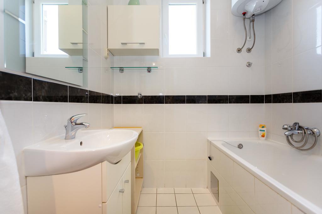 Apartman Snjezana Malinska Luaran gambar
